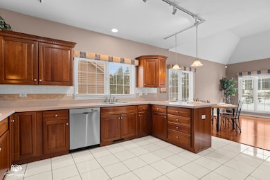 2762 Shetland Ln, Aurora, IL 60502 - photo 3