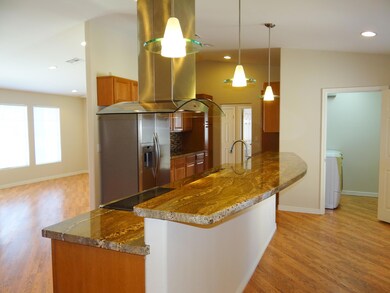 KITCHEN /LAUNDRY ROOM