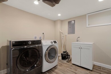 10052 Drury Ln, Westchester, IL 60154 - photo 6