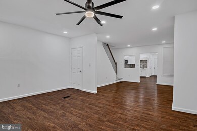 447 Juniper St, York, PA 17401 - photo 5