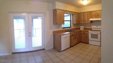 Eat-in kitchen panoramic view