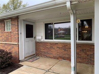 25420 Country Club Blvd unit 6-5, North Olmsted, OH 44070 - photo 2