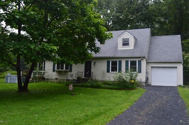 127 Brookside Ct, Stroudsburg, PA 18360 - photo 2