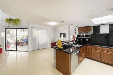 1913 San Remo Cir, Homestead, FL 33035 - photo 6