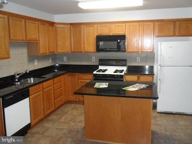 15652 Ensleigh Ln, Bowie, MD 20716 - photo 5