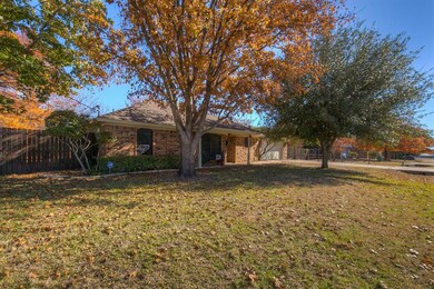 3203 Crockett St, Granbury, TX 76049 - photo 2