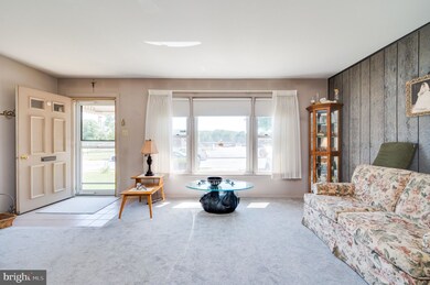 312 Parkview Ave, Reading, PA 19606 - photo 2