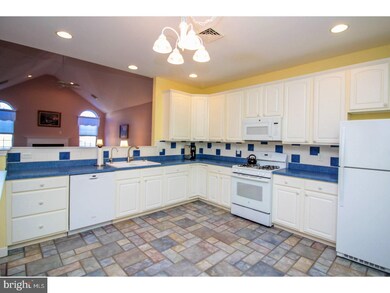 1004 Bordeaux Ln, Pennsburg, PA 18073 - photo 6