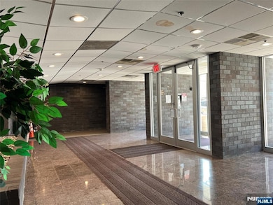 364 Palisade Ave unit 5B, Cliffside Park, NJ 07010 - photo 3