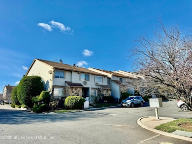 19 Tiger Ct unit 62, Staten Island, NY 10314 - photo 2