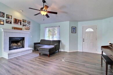 214 E Country Walk Ln, Mulvane, KS 67110 - photo 4