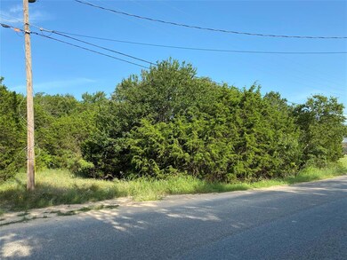 305 Heritage Trail, Granbury, TX 76048 - photo 2