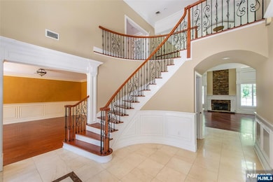 2 Story Entry Foyer