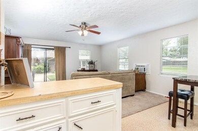 31102 Stella Ln unit A, Tomball, TX 77375 - photo 5