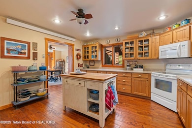 281 Pine St, Alpine, WY 83128 - photo 7