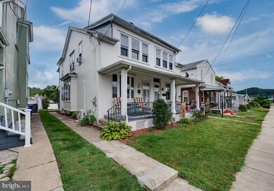 3323 Ridgeway St, Reading, PA 19605 - photo 2