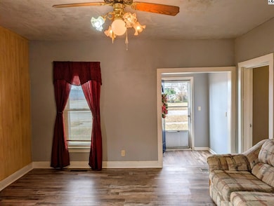 500 N Walnut St, McPherson, KS 67460 - photo 3