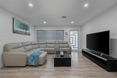 850 SW 31st Ave, Fort Lauderdale, FL 33312 - photo 2