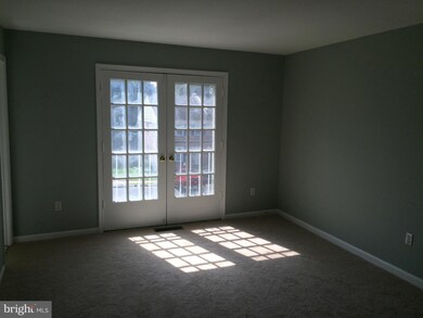 2567 Windbreak Dr, Alexandria, VA 22306 - photo 4