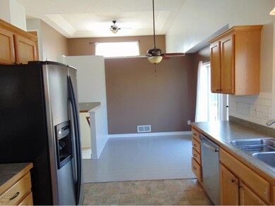Kitchen / dining area.