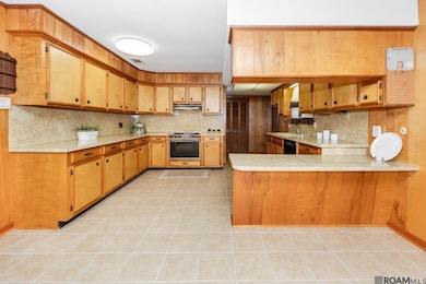 823 Oaks Ave, Port Allen, LA 70767 - photo 3