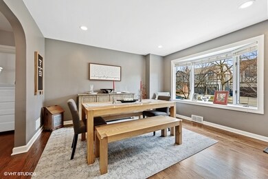 668 S Prospect Ave, Elmhurst, IL 60126 - photo 2