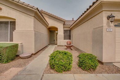 welcome home, entry way w/water feature
