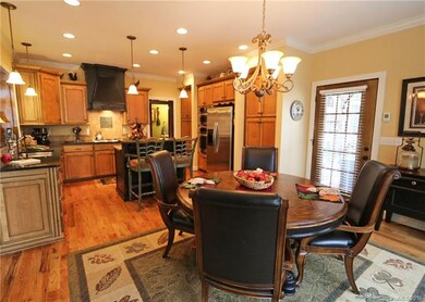 Dining & Kitchen!