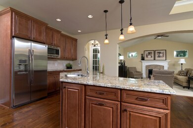 OH_Turnberry_Kitchen_Granite_Island_2