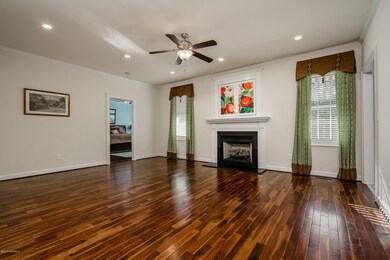 1051 Country Club Dr, Jacksonville, NC 28546 - photo 3