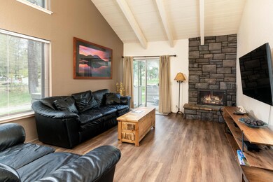 17652 Tennis Village unit 37, Sunriver, OR 97707 - photo 3