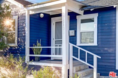 513 W Holly Ave, El Segundo, CA 90245 - photo 2