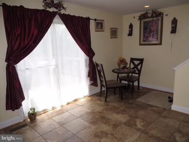 1939 Winslow Ct, Woodbridge, VA 22191 - photo 4