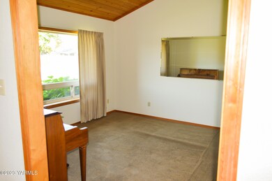 Guest Room/ Office