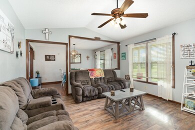 417 Whitaker Rd, Shelbyville, TN 37160 - photo 7