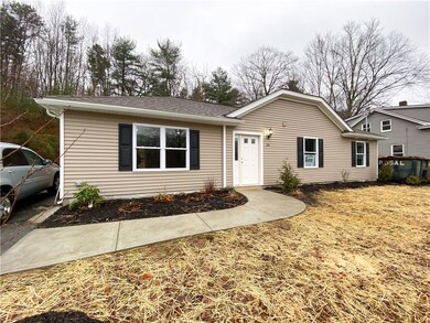 28 Farnum Pike, Smithfield, RI 02917 - photo 2