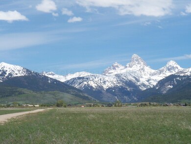 4 Road and tetons