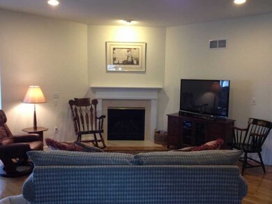 36 Summerfield Dr unit 19, Uxbridge, MA 01569 - photo 3