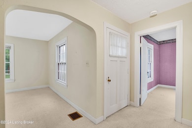 10010 Fairmount Rd, Louisville, KY 40291 - photo 6
