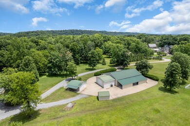 1532 Matlock Dr, Chapmansboro, TN 37035 - photo 2