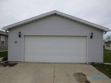 Detached Garage