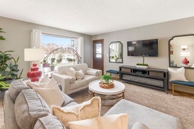 155 E San Marnan Dr unit 2, Waterloo, IA 50702 - photo 7