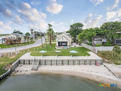 112 Wedig St, Port Lavaca, TX 77979 - photo 2