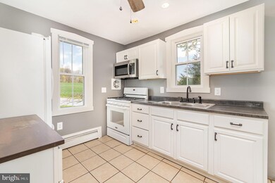 2392 Mountain Rd, Manheim, PA 17545 - photo 6