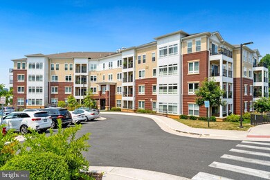 9430 Silver King Ct unit 208, Fairfax, VA 22031 - photo 2