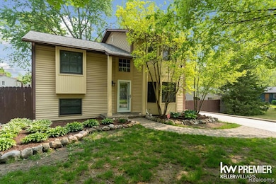 4022 Hazelett Dr, Waterford, MI 48328 - photo 3