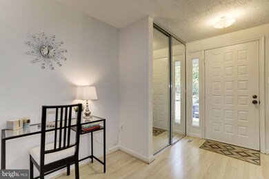 14413 Pebble Hill Ln, North Potomac, MD 20878 - photo 2