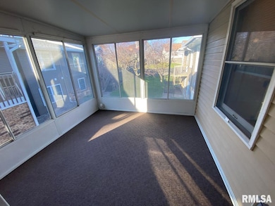 2430 E 51st St unit E, Davenport, IA 52807 - photo 5