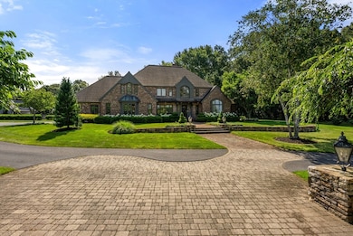 8 Rock Spring Ln, Southborough, MA 01772 - photo 2