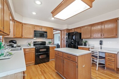 1720 Schey Ct, Naperville, IL 60565 - photo 6